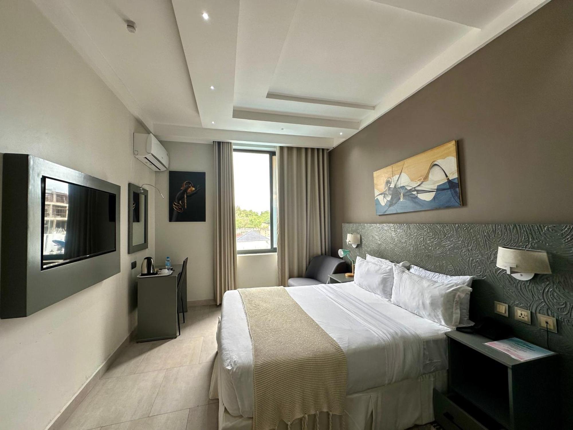 Yayo Masaki Hotel Дар ес Саалам Екстериор снимка