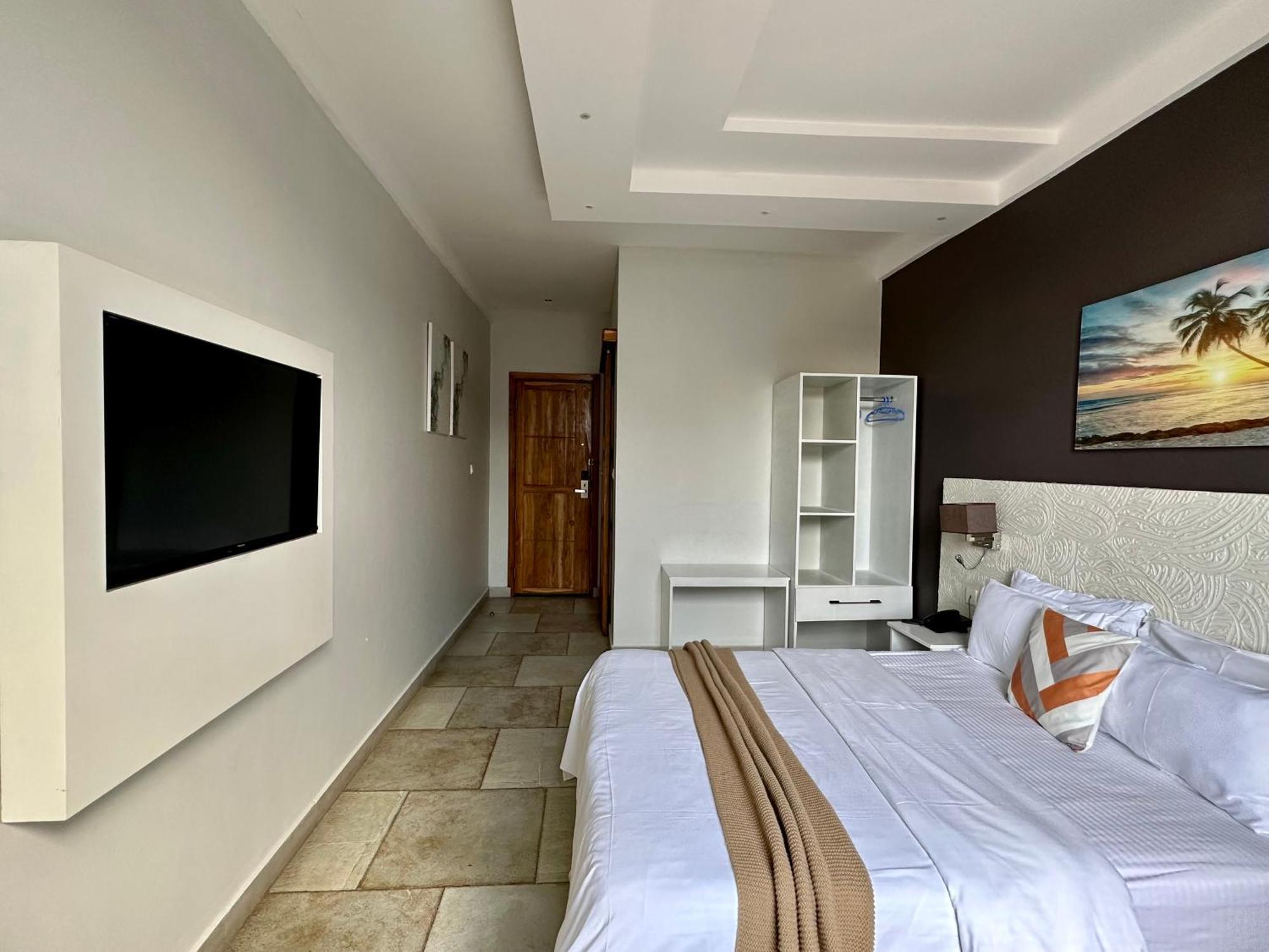 Yayo Masaki Hotel Дар ес Саалам Екстериор снимка