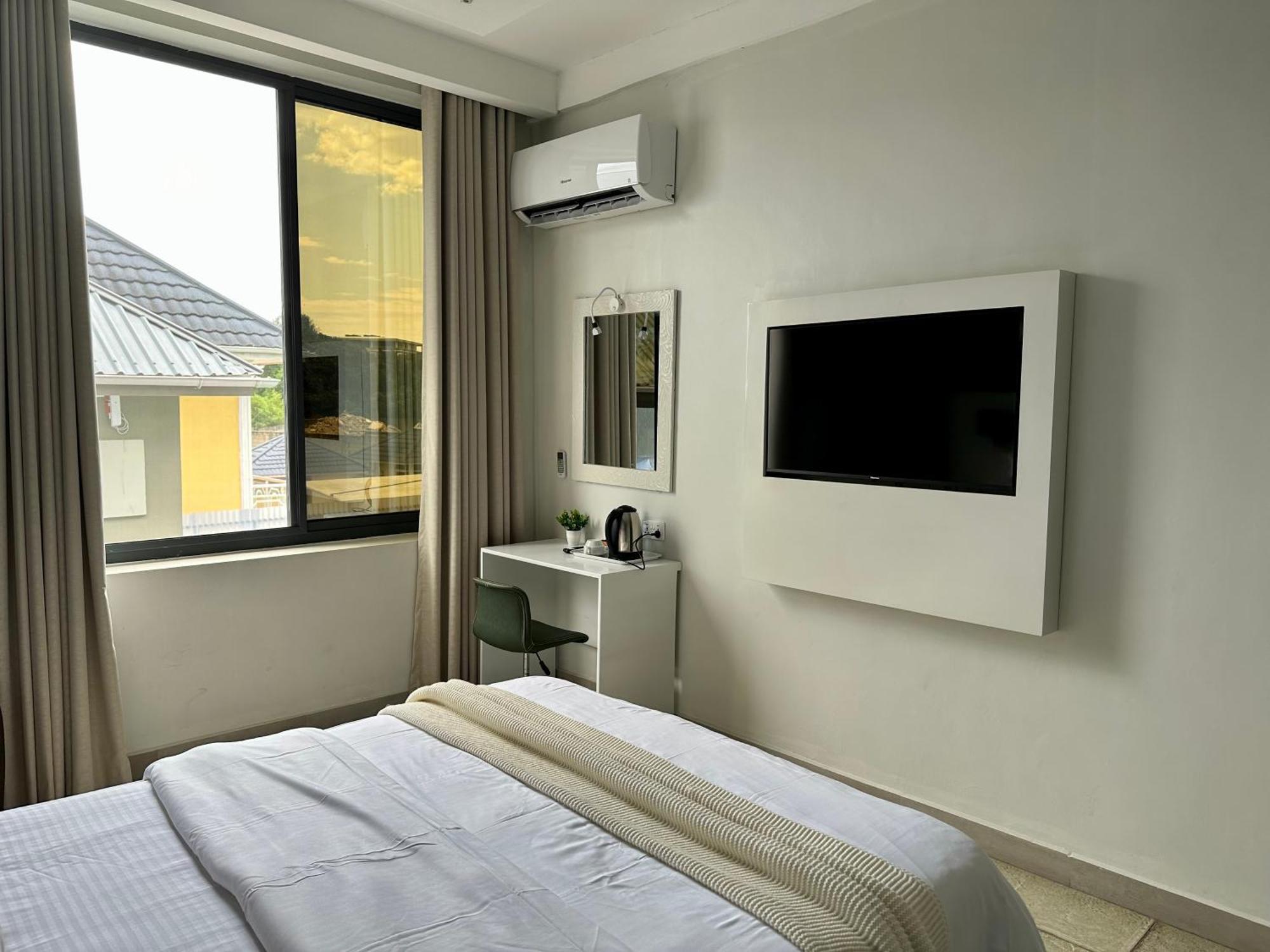 Yayo Masaki Hotel Дар ес Саалам Екстериор снимка